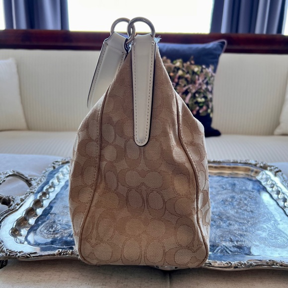 Coach monogram fabric hobo purse - Picture 4 of 9